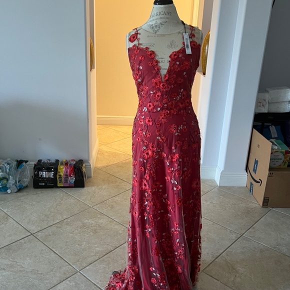 Red Gown - Picture 3 of 5